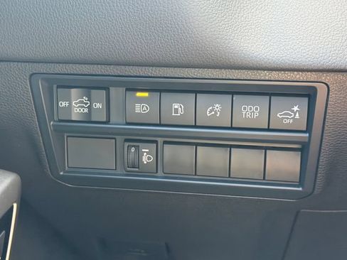 Certified 2025 Toyota Tundra Limited AWD/4WD image 24