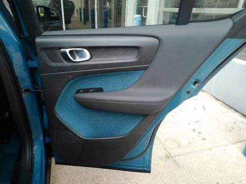 Used 2022 Volvo C40 P8 Recharge Ultimate AWD/4WD image 26