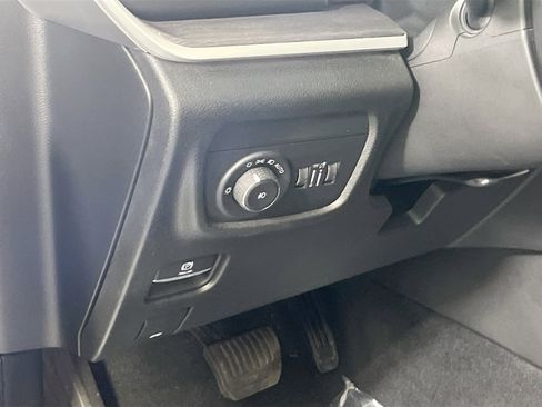 Used 2022 Jeep Grand Cherokee Limited image 10