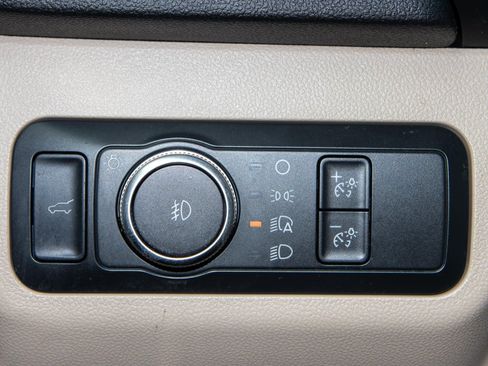 Used 2020 Ford Escape Titanium w/ Titanium Premium Package 2.0 image 22