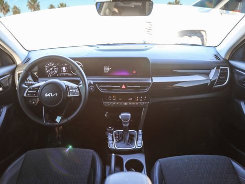 Used 2024 Kia Seltos S image 16
