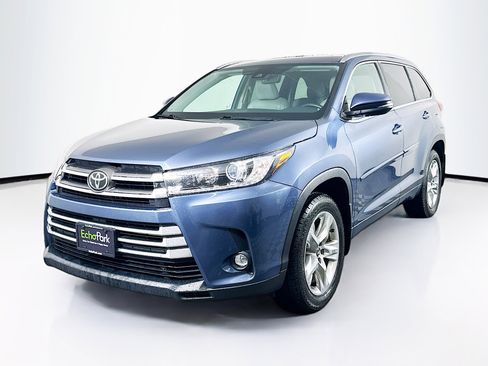 Used 2019 Toyota Highlander Limited image 3