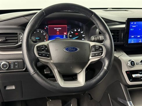 Used 2022 Ford Explorer XLT w/ Equipment Group 202A image 31