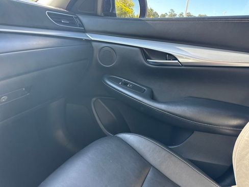 Used 2019 INFINITI QX50 Luxe w/ Navigation Package AWD/4WD image 17