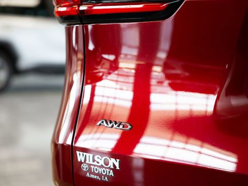 Certified 2024 Toyota Grand Highlander Platinum AWD/4WD image 7