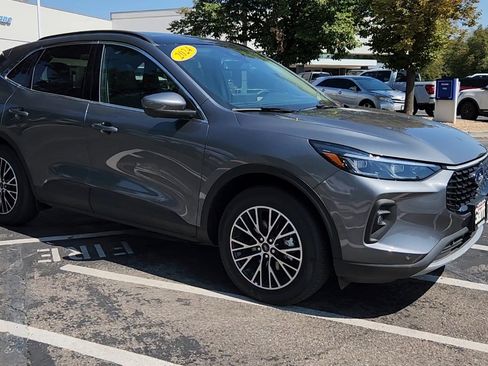 New 2024 Ford Escape SE w/ PHEV Premium Package image 11