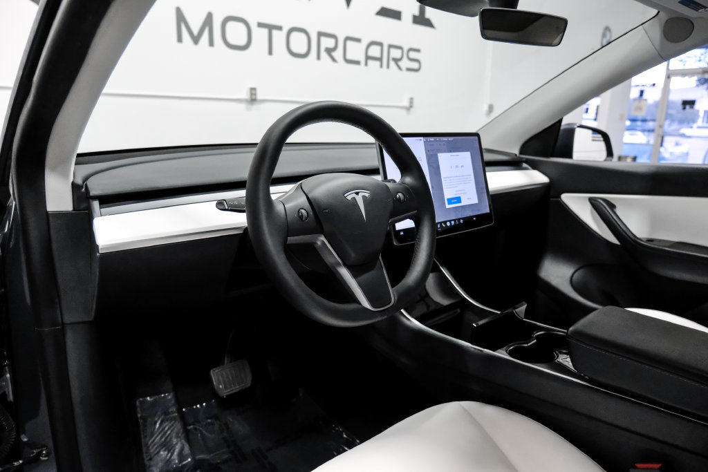 Used 2021 Tesla Model Y Long Range AWD/4WD image 3