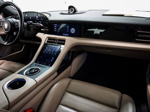 Used 2023 Porsche Taycan 4S w/ Premium Package image 25