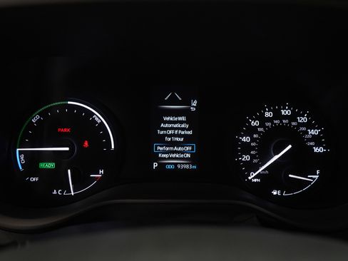 Used 2023 Toyota Sienna XLE FWD image 28