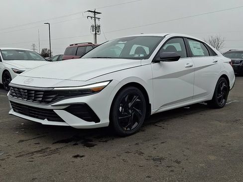 Used 2026 Hyundai Elantra SEL Sport Premium FWD image 2