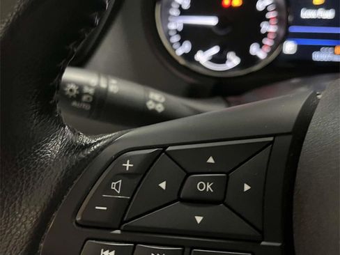 Used 2022 Nissan Rogue Sport SV w/ Technology Package image 23