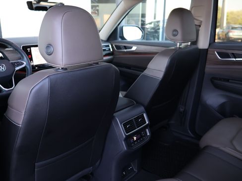 Used 2025 Volkswagen Atlas SEL AWD/4WD image 21