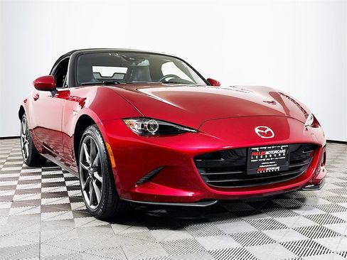 Used 2021 MAZDA MX-5 Miata Grand Touring image 1