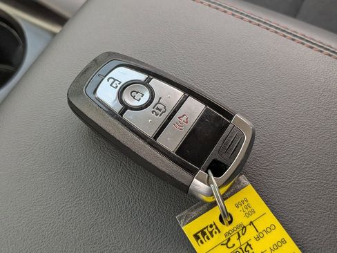 Used 2025 Ford Explorer Active RWD image 27