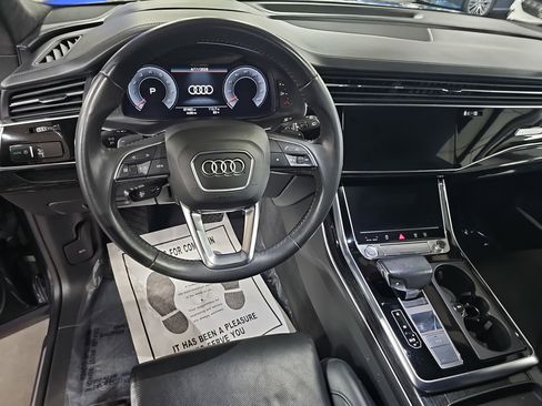 Used 2019 Audi Q8 Prestige w/ Luxury Package AWD/4WD image 17