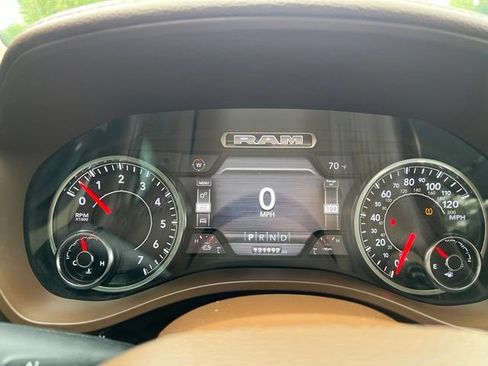Used 2019 RAM 1500 Laramie AWD/4WD image 19