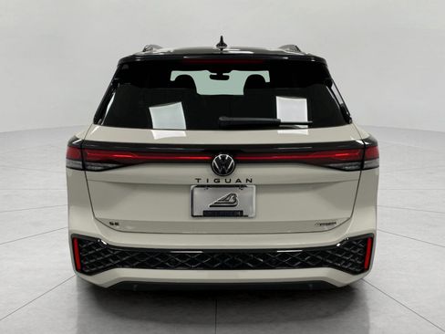 New 2026 Volkswagen Tiguan SE R-Line image 4