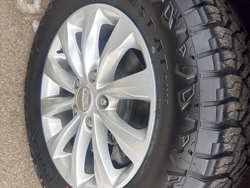 Used 2017 Chrysler Pacifica Touring-L image 8