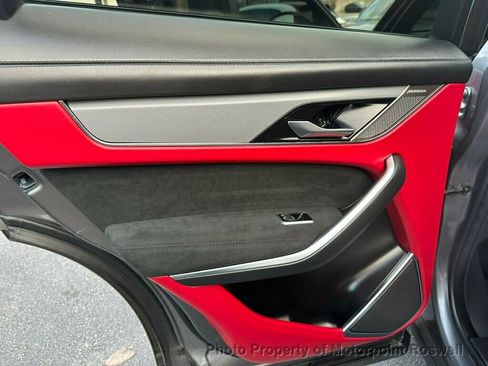 Used 2022 Jaguar F-PACE SVR image 20