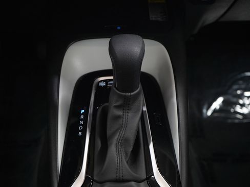 Used 2024 Toyota Corolla SE w/ SE Premium Package image 18