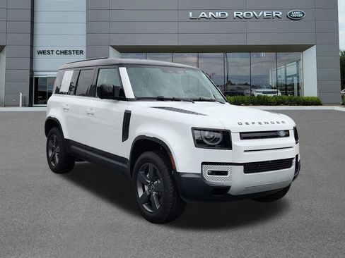 Used 2025 Land Rover Defender 110 S AWD/4WD image 2