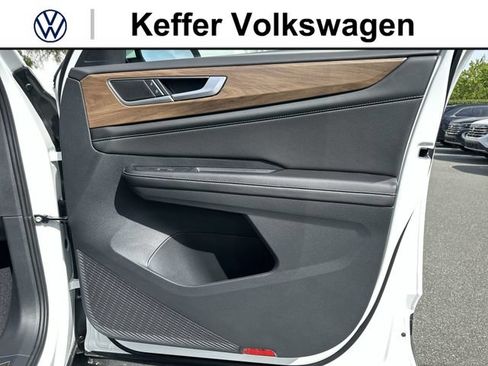 New 2026 Volkswagen Atlas SE FWD image 31