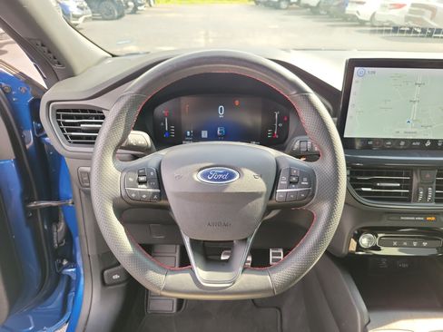 Used 2023 Ford Escape ST-Line w/ Tech Pack #1 FWD image 24