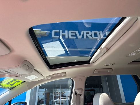 Used 2023 Buick Enclave Essence w/ Experience Buick Package AWD/4WD image 24