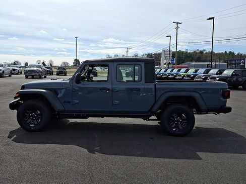 New 2026 Jeep Gladiator Sport AWD/4WD image 7