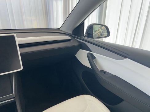 Used 2026 Tesla Model Y AWD image 28