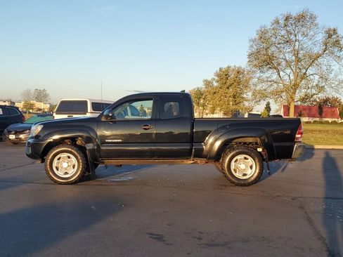 Used 2012 Toyota Tacoma 4x4 Access Cab image 4