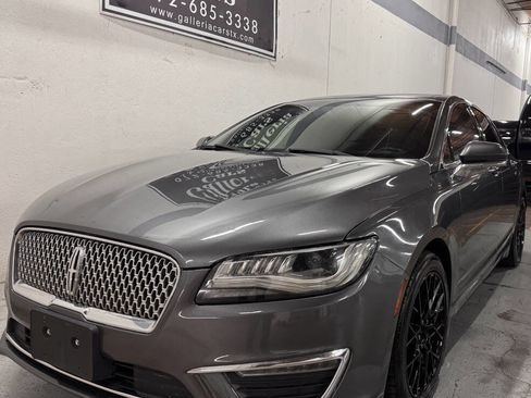 Used 2017 Lincoln MKZ Premiere image 2