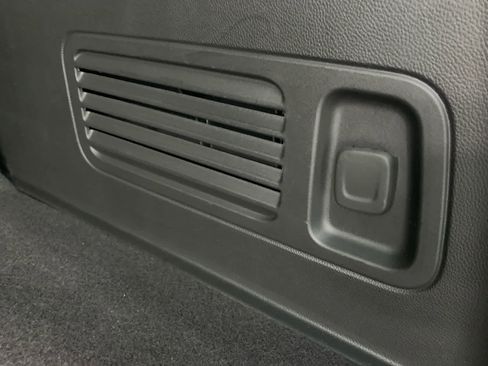 Used 2023 Buick Enclave Essence w/ Experience Buick Package image 10