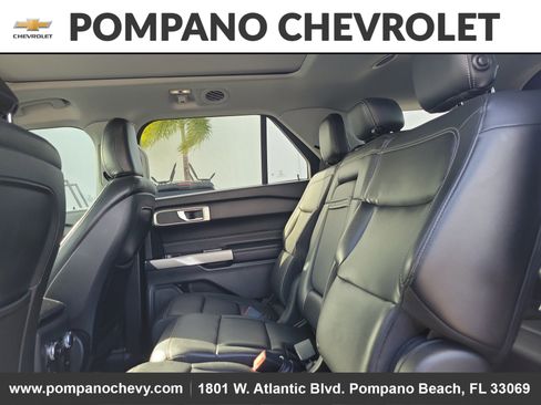 Used 2020 Ford Explorer XLT w/ Equipment Group 202A image 12