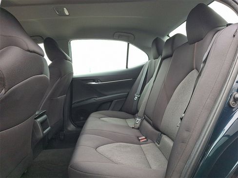 Used 2020 Toyota Camry LE image 10