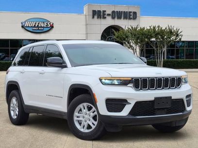 Certified 2025 Jeep Grand Cherokee Laredo w/ Luxury Tech Group I