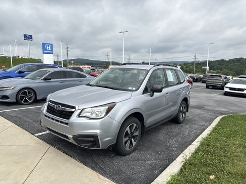 Used 2017 Subaru Forester 2.5i w/ Alloy Wheel Package AWD/4WD image 7