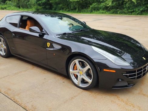 Used 2016 Ferrari FF image 23