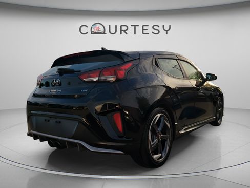 Used 2019 Hyundai Veloster Turbo image 3