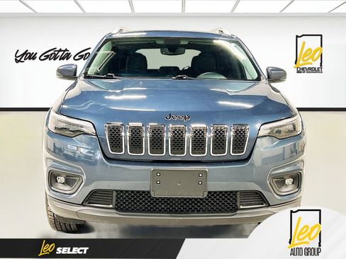 Used 2019 Jeep Cherokee Latitude Plus w/ Comfort/Convenience Group image 2