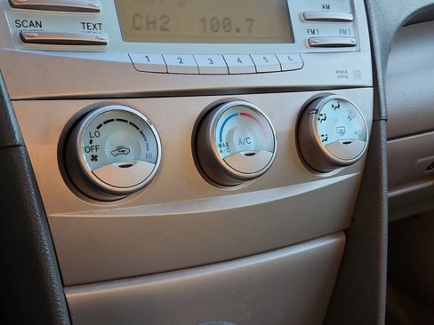 Used 2009 Toyota Camry LE image 15