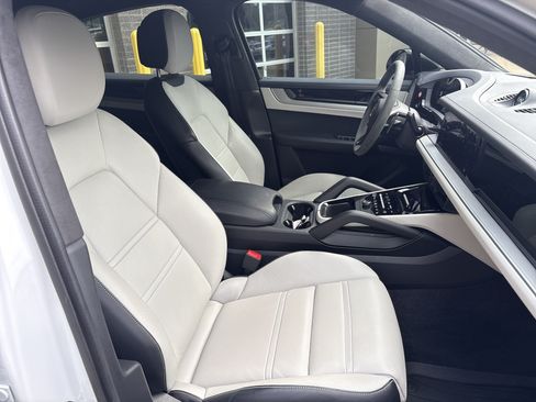 Used 2024 Porsche Cayenne S AWD/4WD image 33