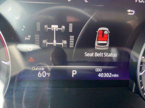 Used 2020 Toyota Highlander XLE AWD/4WD image 8