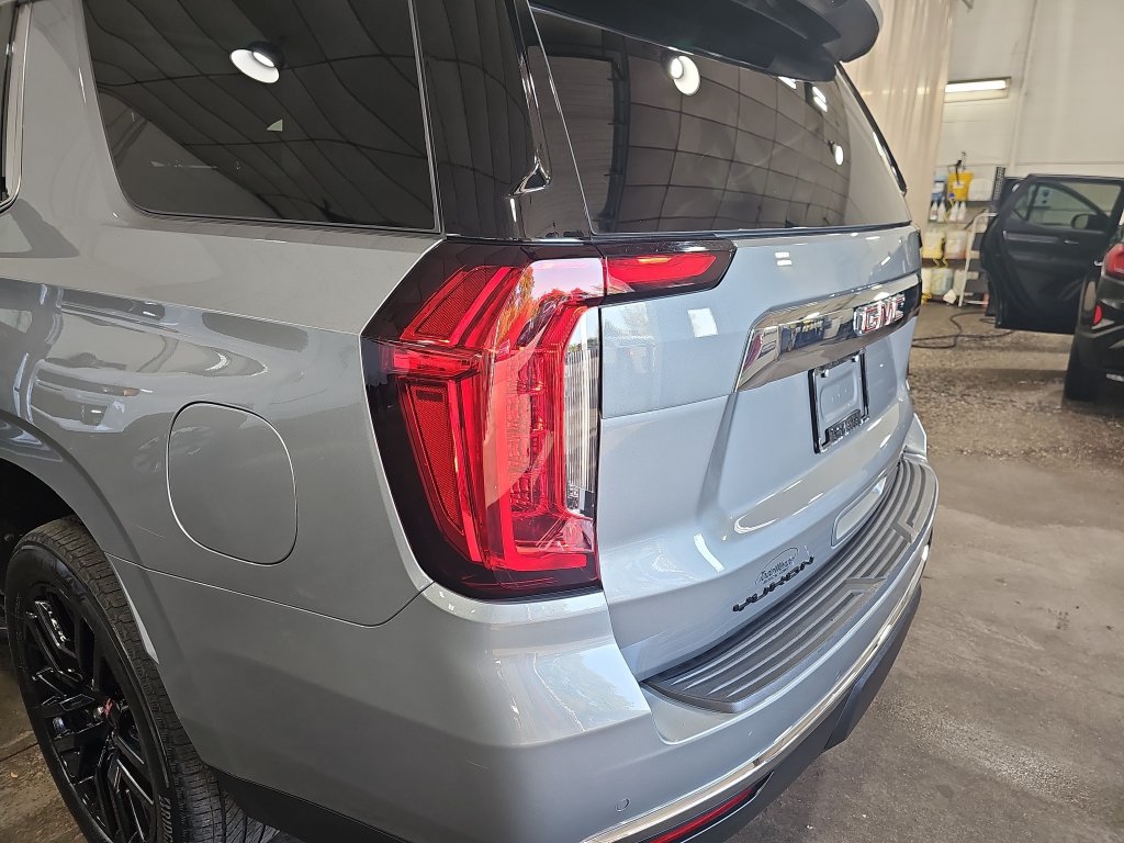 Used 2024 GMC Yukon SLT w/ SLT Premium Package AWD/4WD image 41