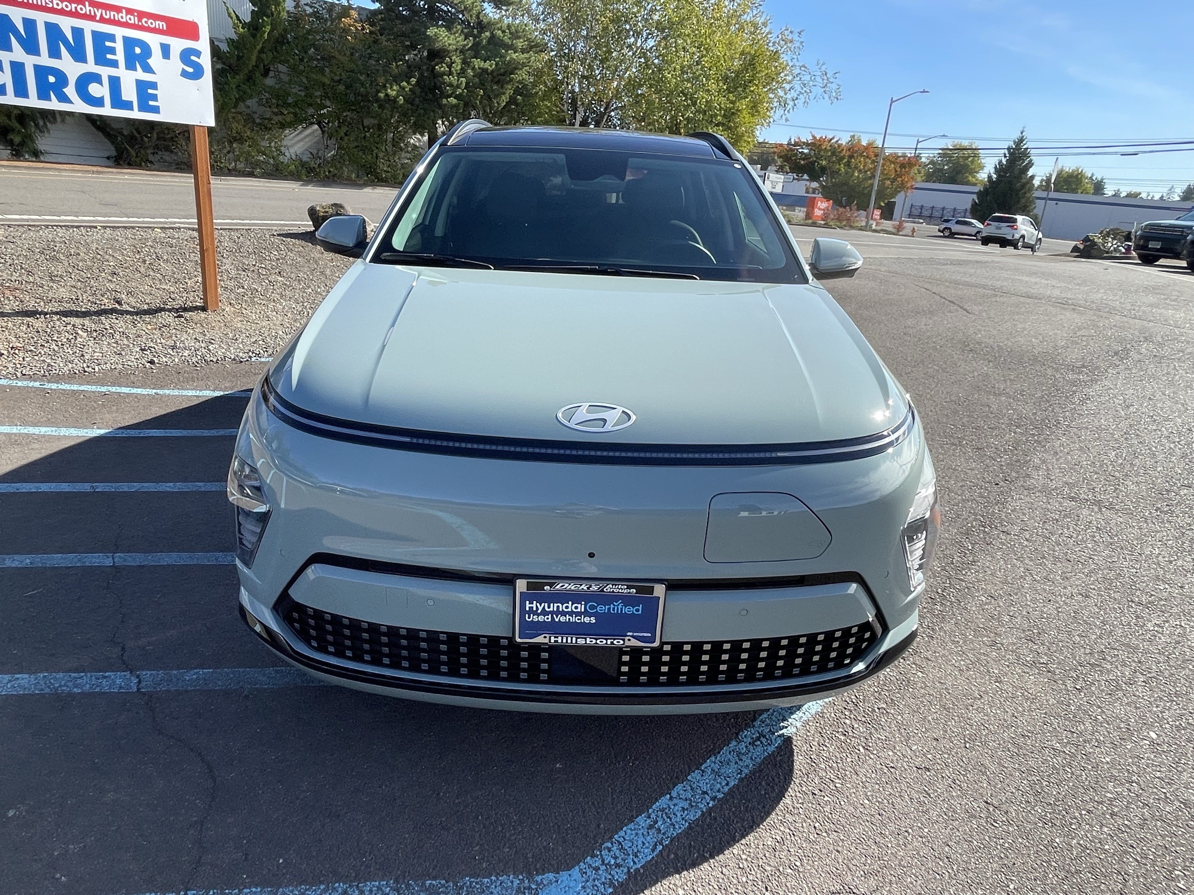 Certified 2025 Hyundai Kona Limited FWD image 8