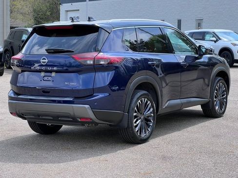 Used 2025 Nissan Rogue SL w/ Tech Package AWD/4WD image 43