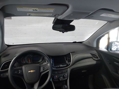 Used 2019 Chevrolet Trax LS w/ Tint and Cruise Package FWD image 5