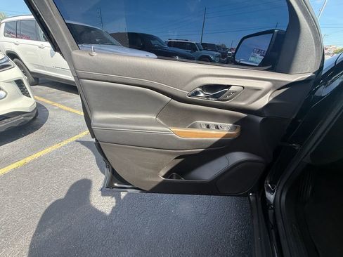 Used 2019 GMC Acadia SLE image 11