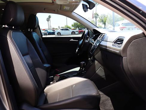 Used 2019 Volkswagen Tiguan SEL FWD image 35