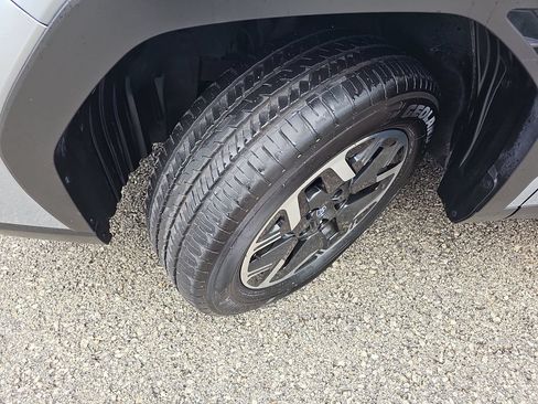 Certified 2025 Subaru Forester Premium AWD/4WD image 38